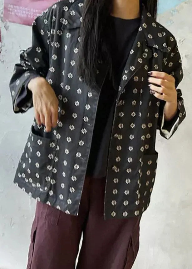 Well Tailored Coat with a Graceful Silhouette