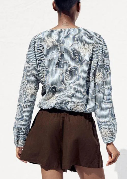 Well Tailored Coat with a Graceful Silhouette