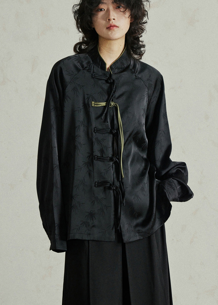 Effortlessly Elegant Top with a Timeless Design