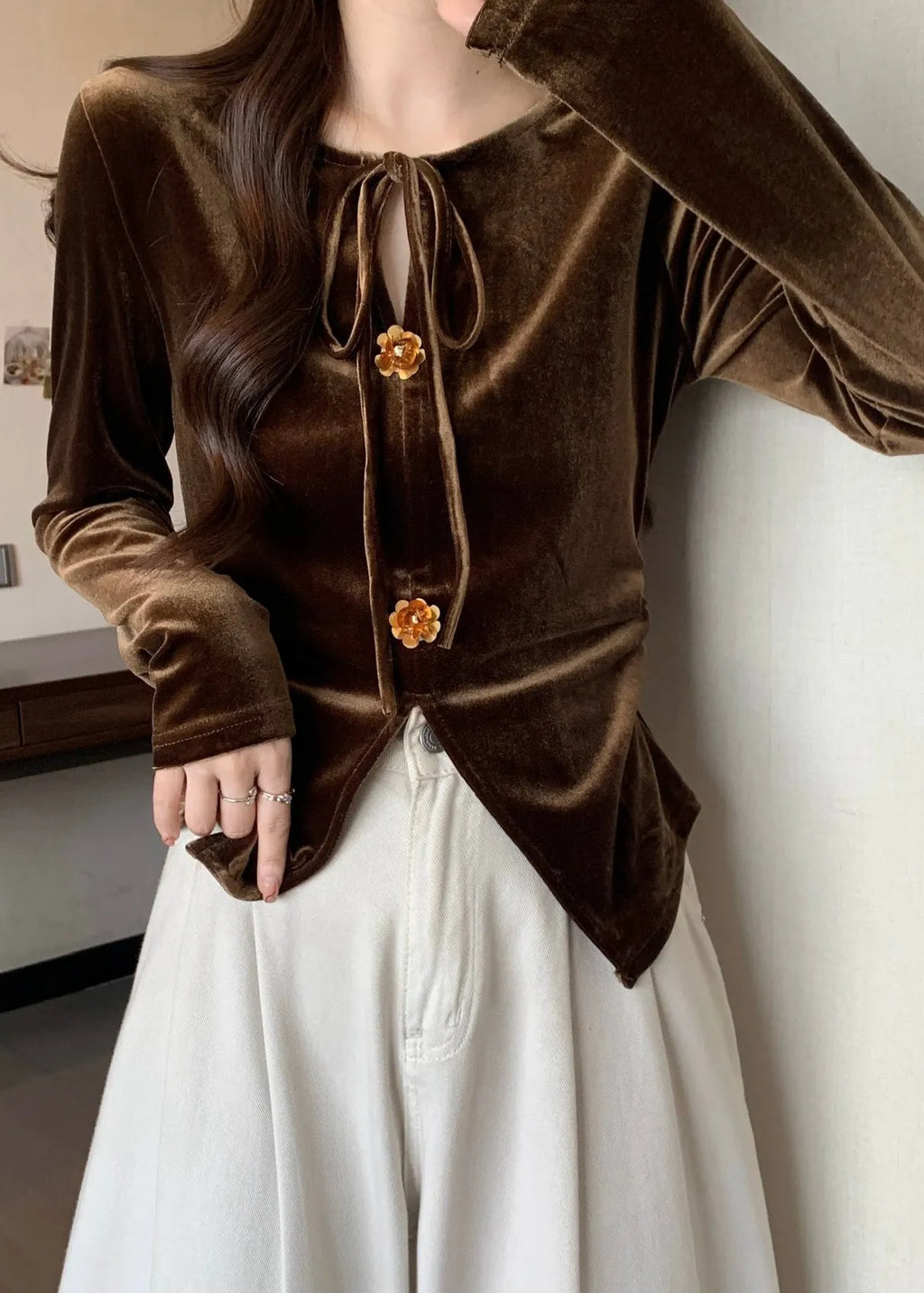 Effortlessly Elegant Blouse with a Timeless Design