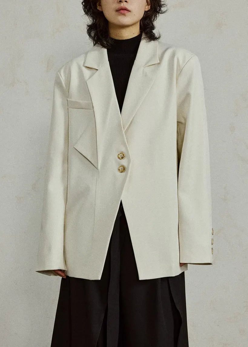Beautifully Finished Coat in a Timeless Design