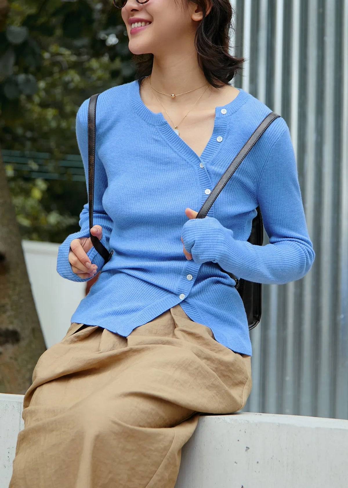 Well Tailored Top with a Graceful Silhouette