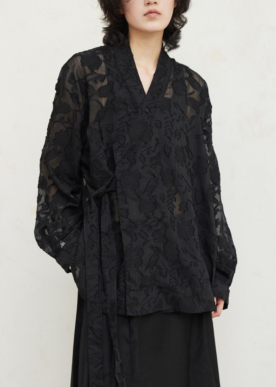 Well Tailored Top with a Graceful Silhouette