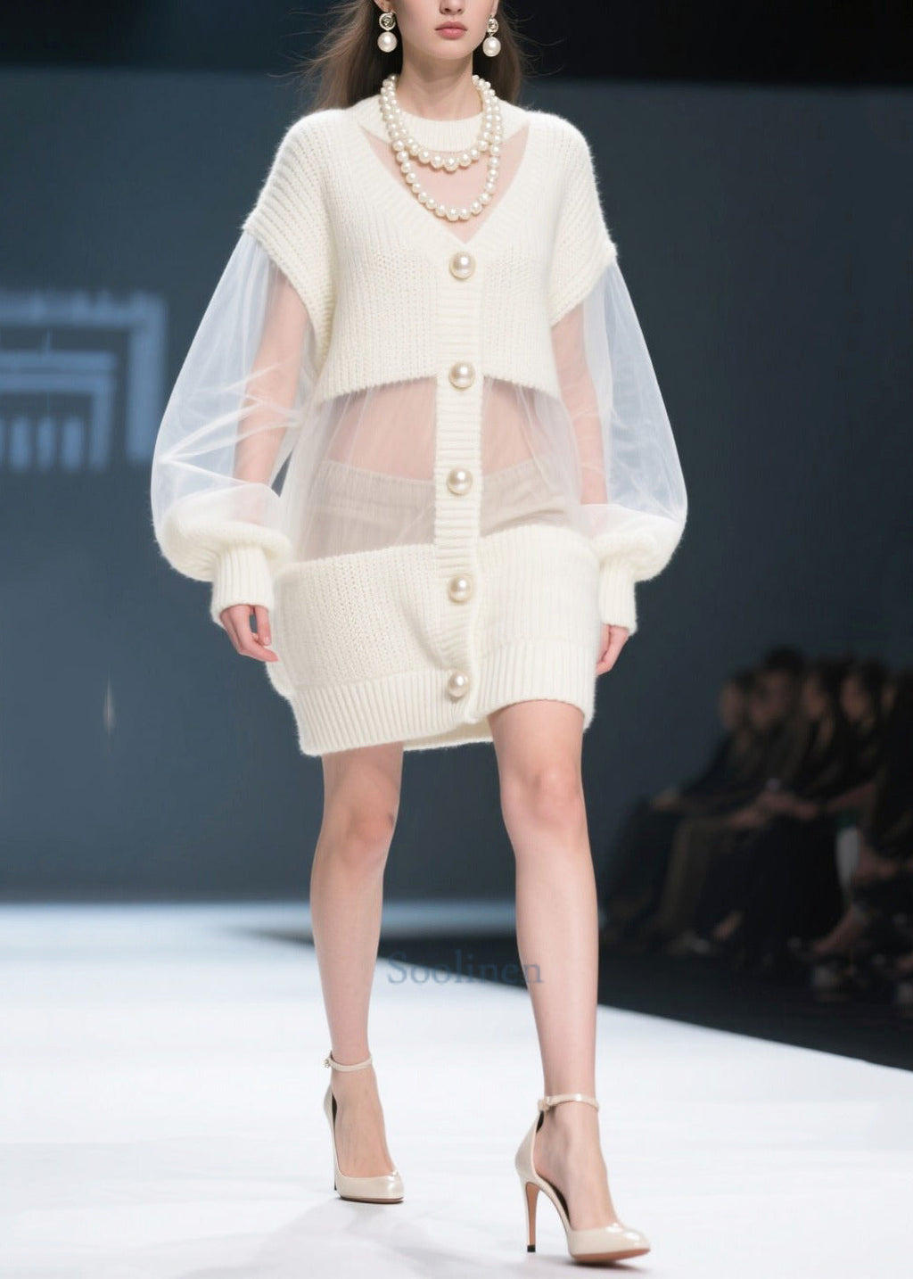 Effortlessly Elegant Sweater with a Timeless Design