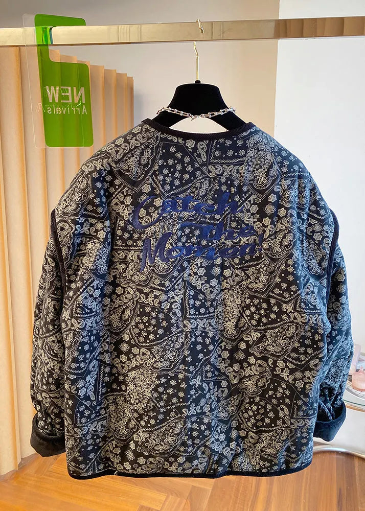 Effortlessly Elegant Jacket with a Timeless Design
