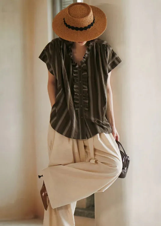 Sophisticated Blouse with a Clean Classic Look