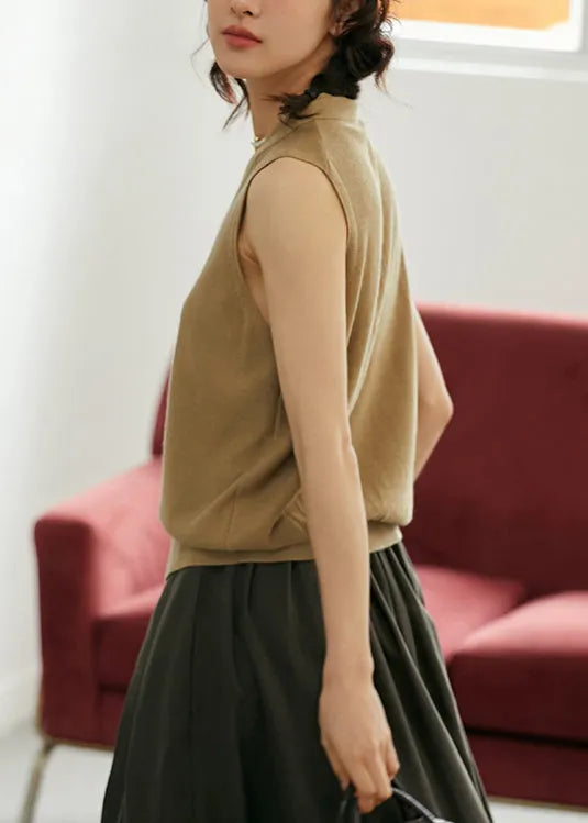 Well Tailored Top with a Graceful Silhouette