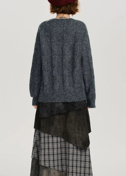 Well Tailored Sweater with a Graceful Silhouette