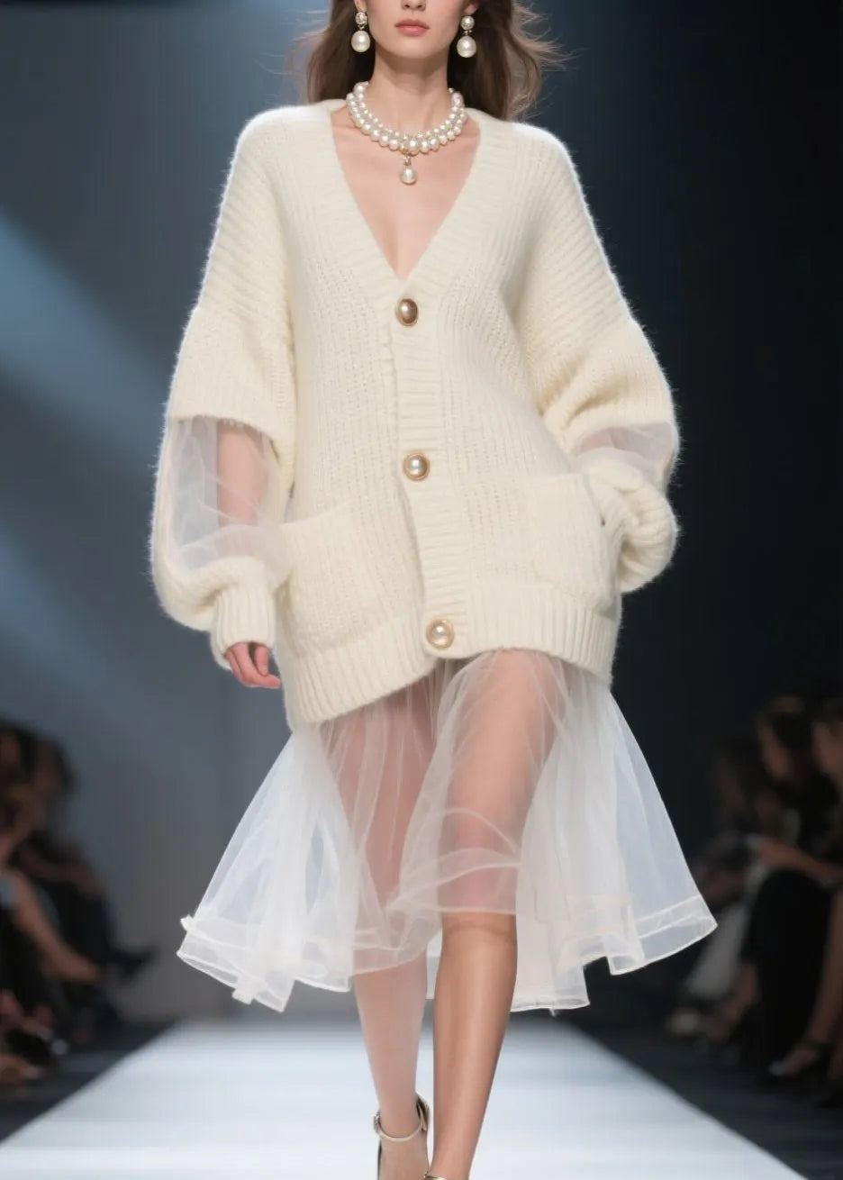 Effortlessly Elegant Cardigan with a Timeless Design