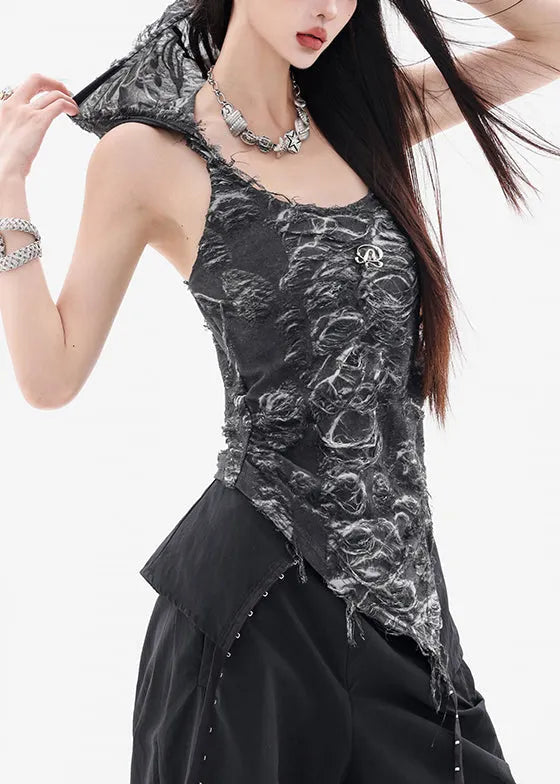 Well Tailored Top with a Graceful Silhouette