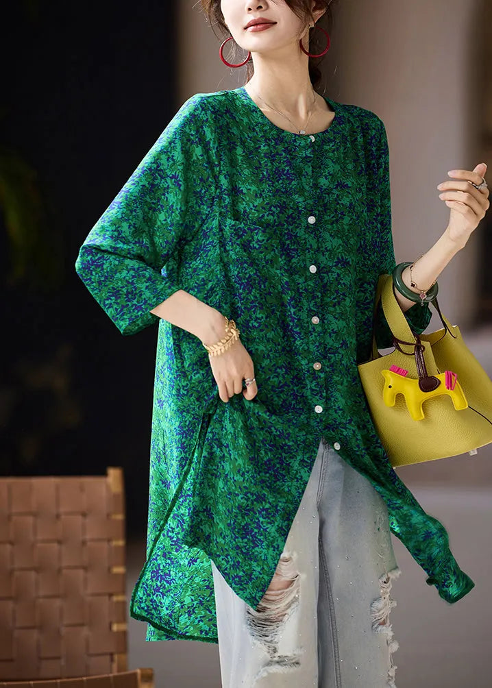 Classic Vintage Blouse with a Flattering Fit