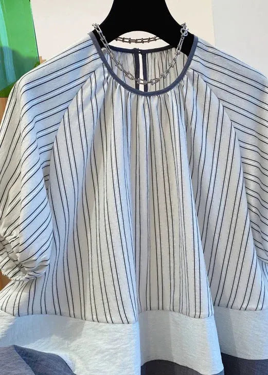 Classic Vintage Shirt with a Flattering Fit