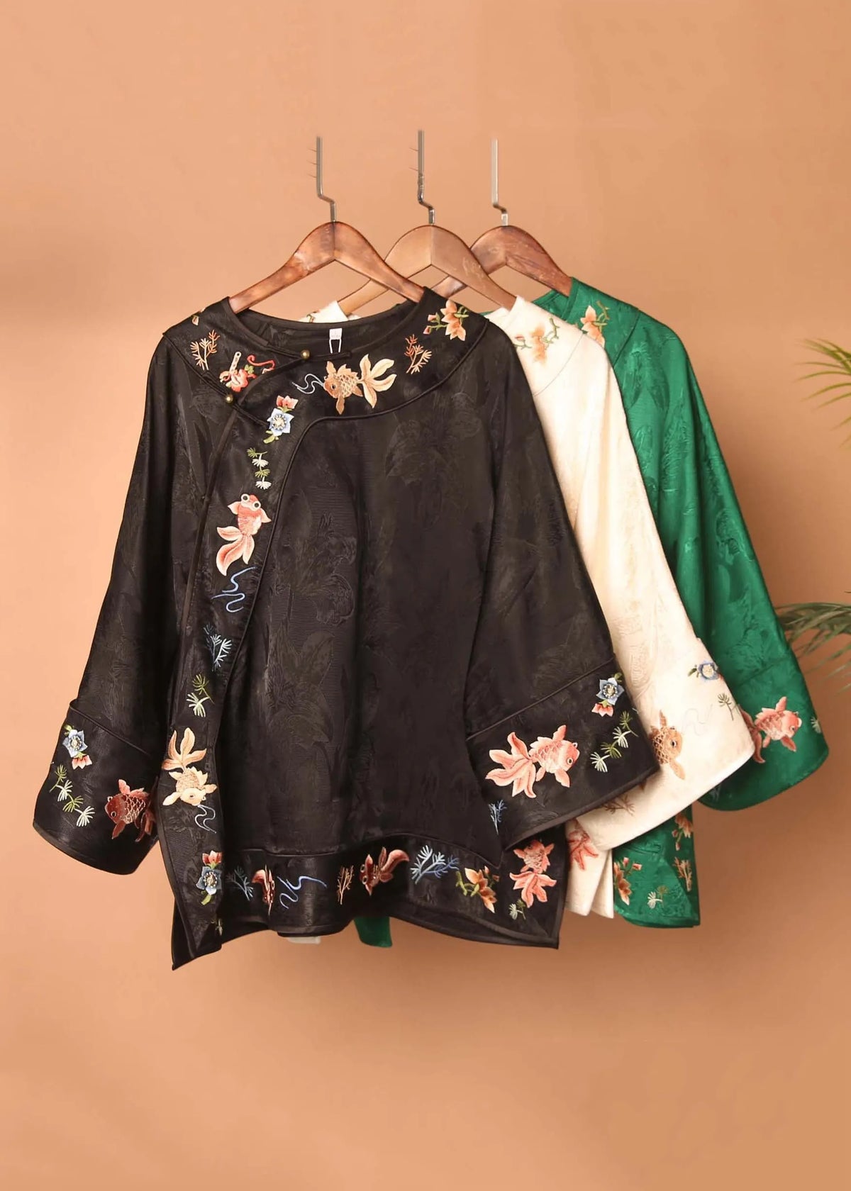 Well Tailored Blouse with a Graceful Silhouette