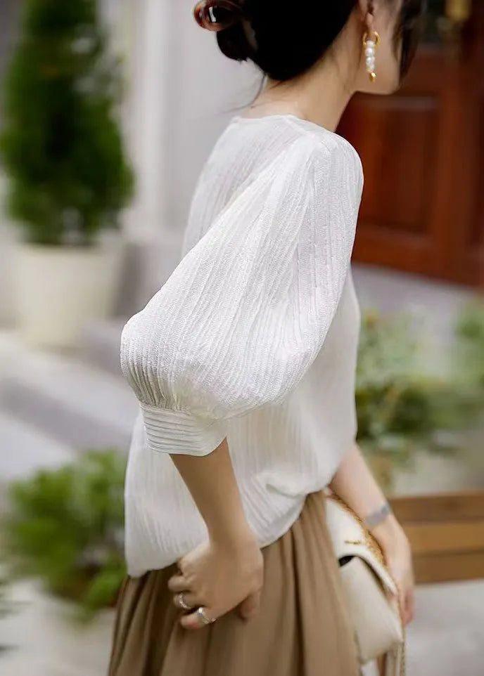 Classic Vintage Shirt with a Flattering Fit