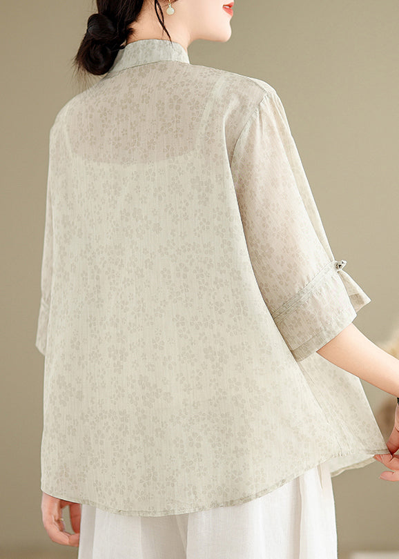 Effortlessly Elegant Top with a Timeless Design