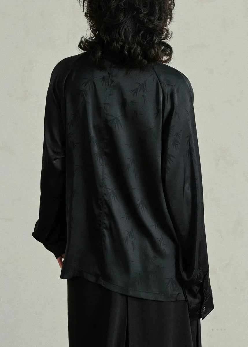 Effortlessly Elegant Top with a Timeless Design