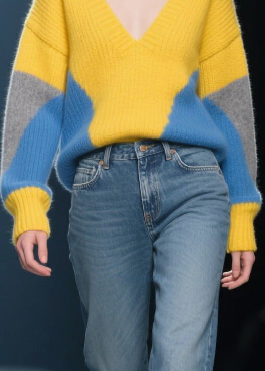 Classic Vintage Sweater with a Flattering Fit