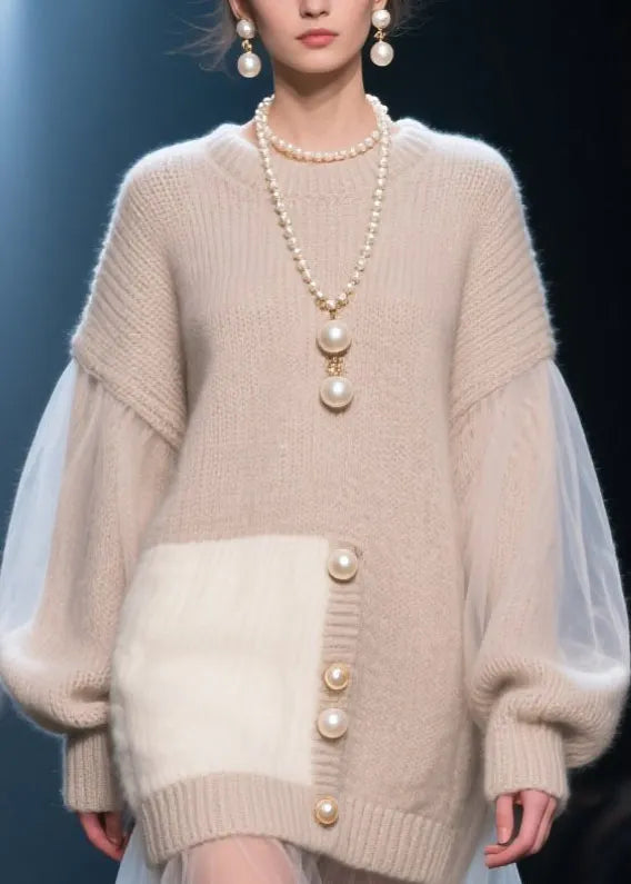Well Tailored Sweater with a Graceful Silhouette
