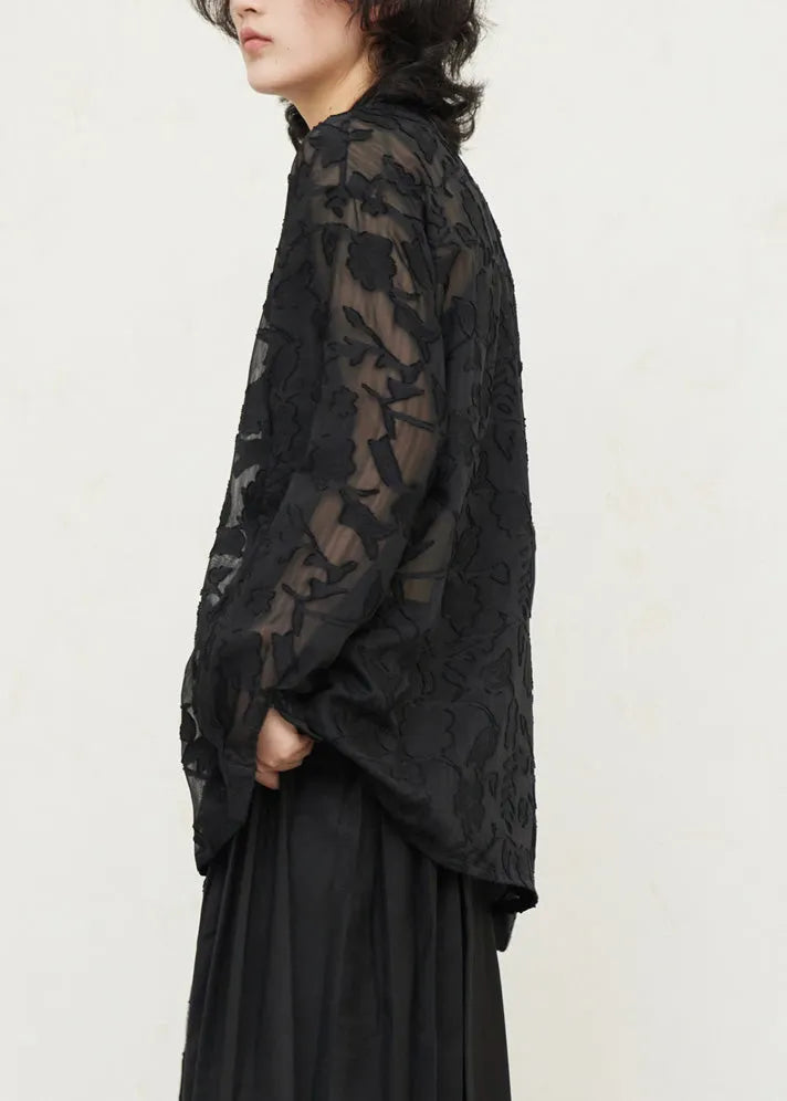 Well Tailored Top with a Graceful Silhouette