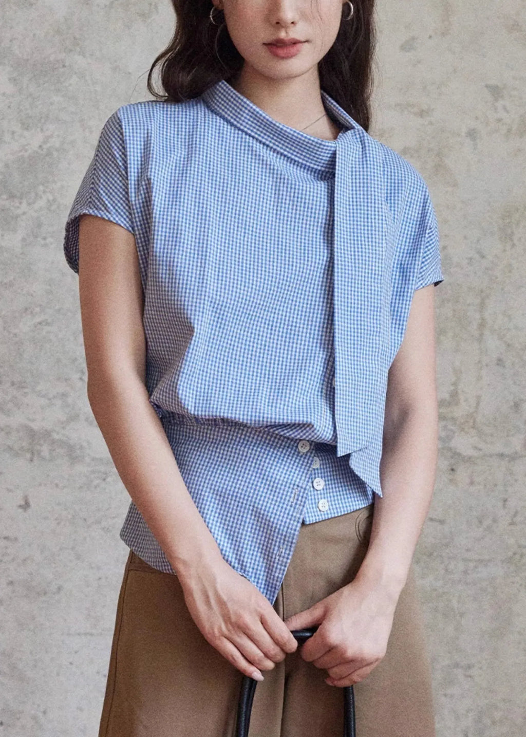 Well Tailored Blouse with a Graceful Silhouette