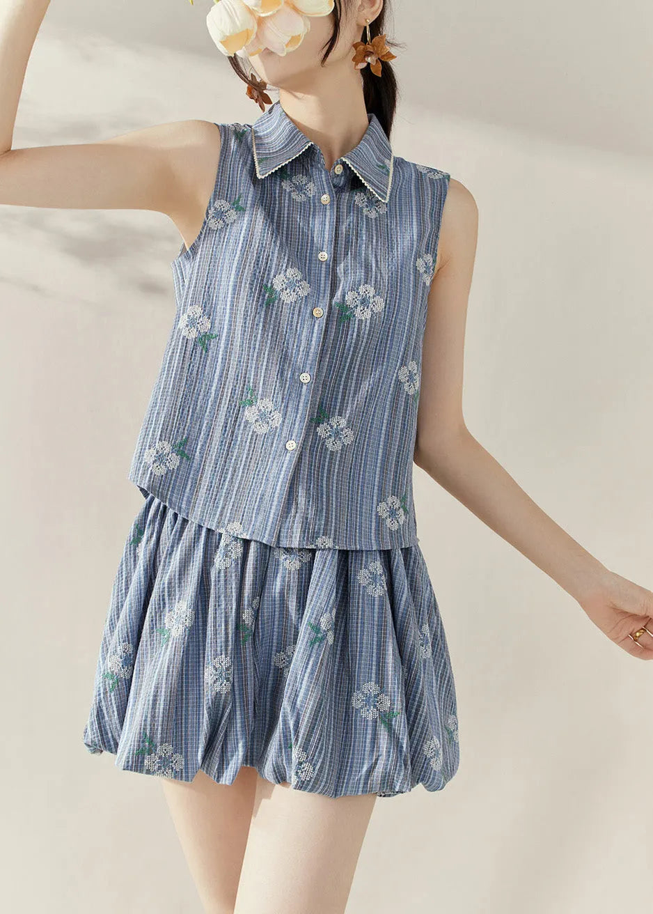 Effortlessly Elegant Top with a Timeless Design
